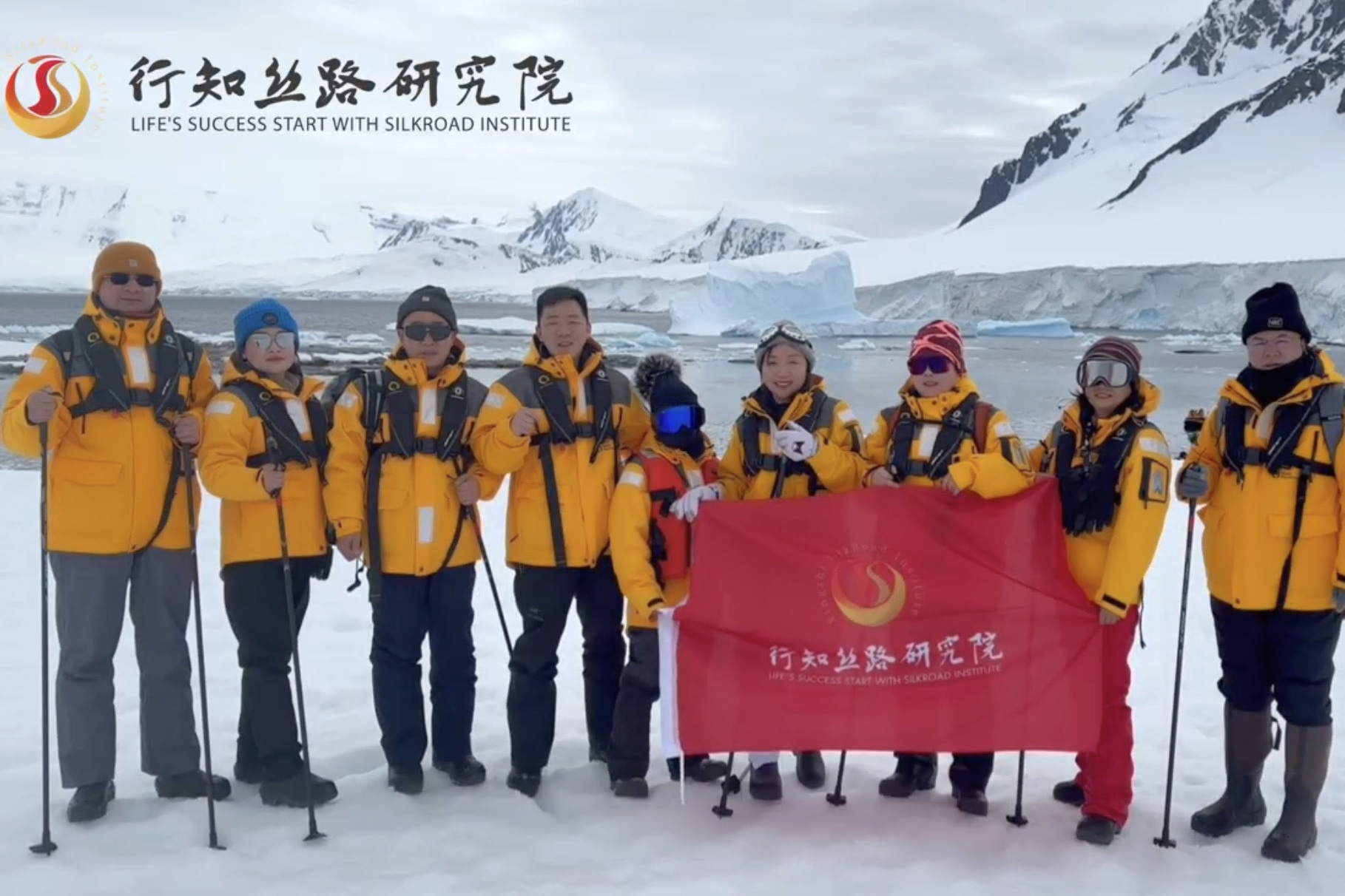 途经布宜诺斯艾利斯,乌斯怀亚,穿越德雷克海峡,探索南极洲,感受野生动