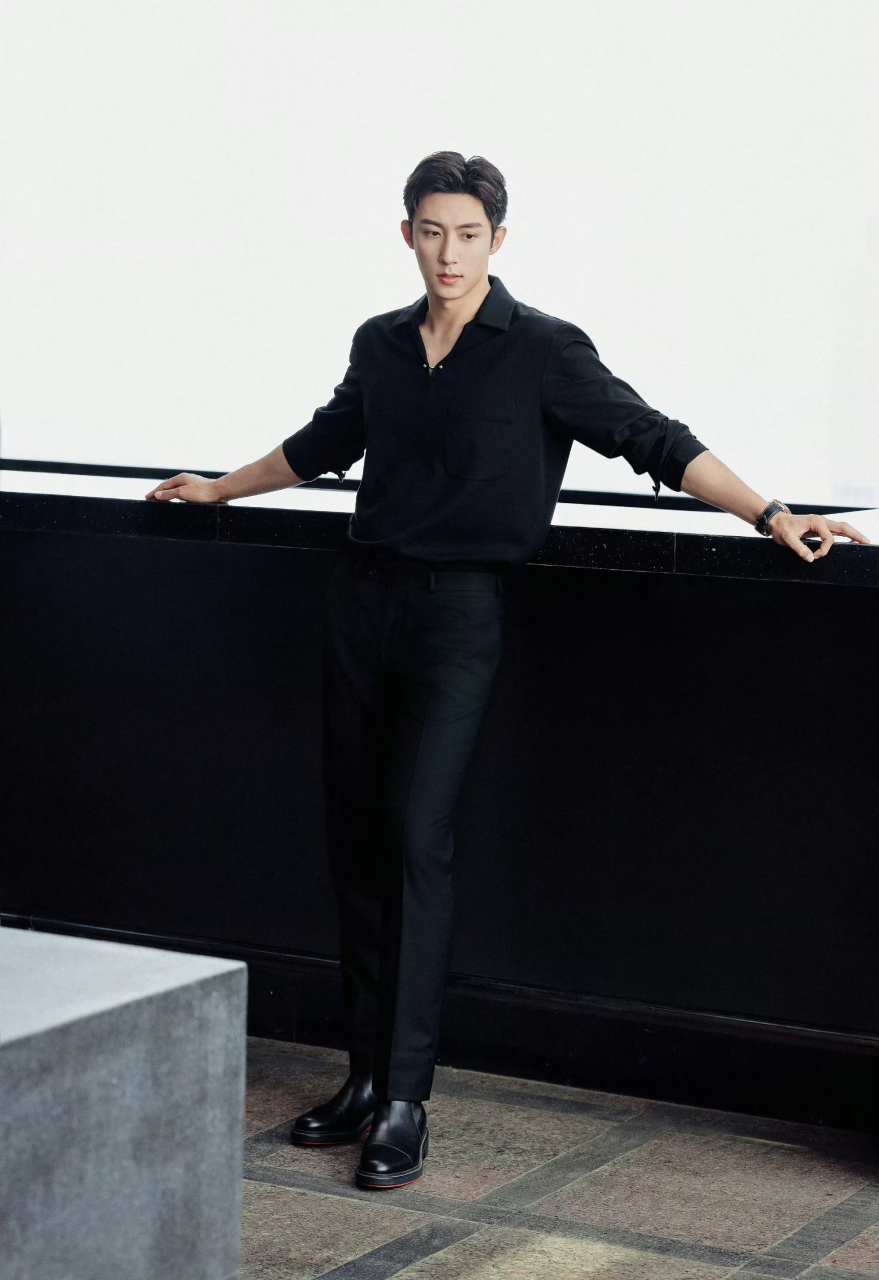 黄景瑜身材也太好了吧.[色]