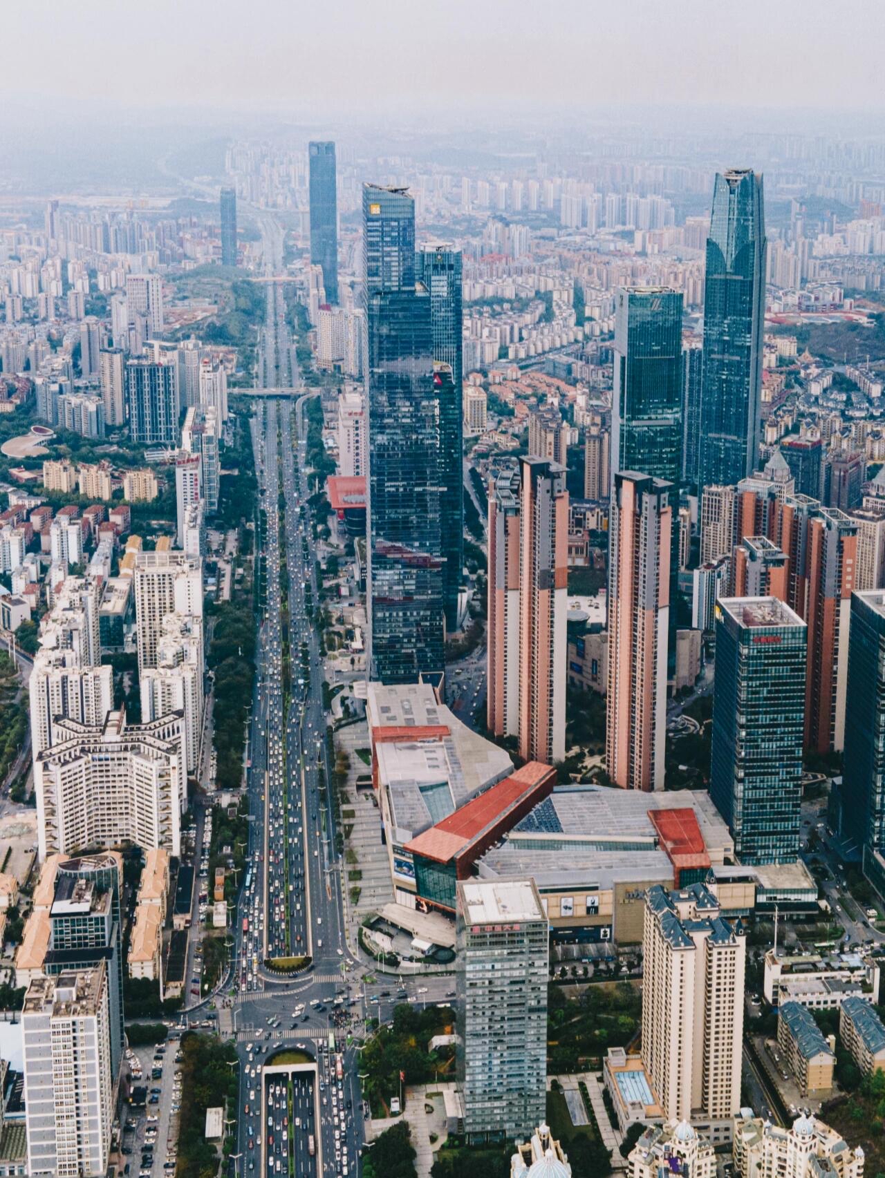 南宁民族大道航拍 南宁民族大道,金湖广场,在民族大道看南宁的城建