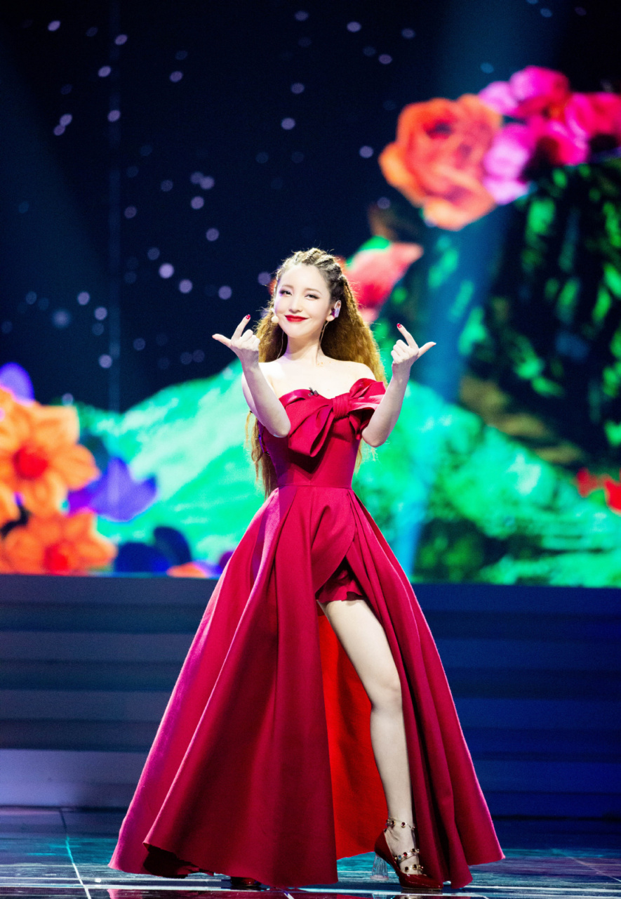 金莎美腿精选!好身材一览无余,性感曲线演绎极致魅力!