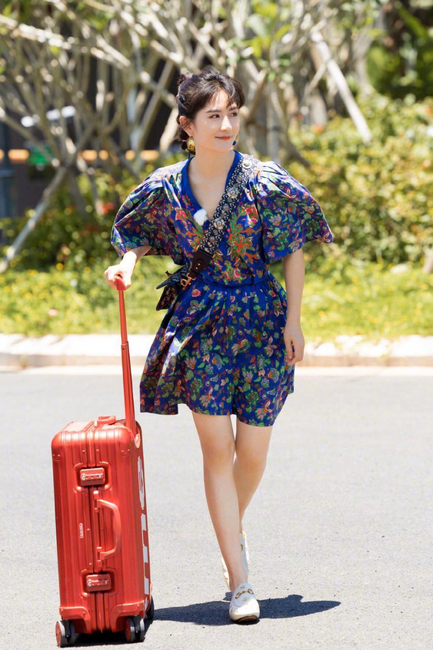 39岁谢娜"葫芦辫"太逗