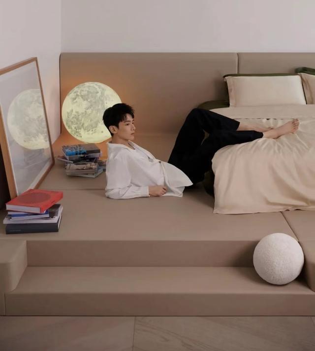 白敬亭的"豪宅"火了,全屋那叫一个极简,没有一丝俗气,真羡慕