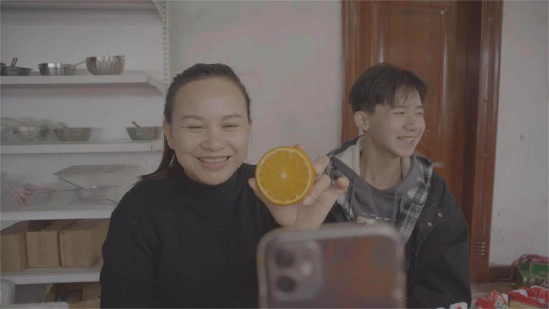 回顾:40岁广西女人从月薪3000到年入千万,开公司还上央视,凭啥