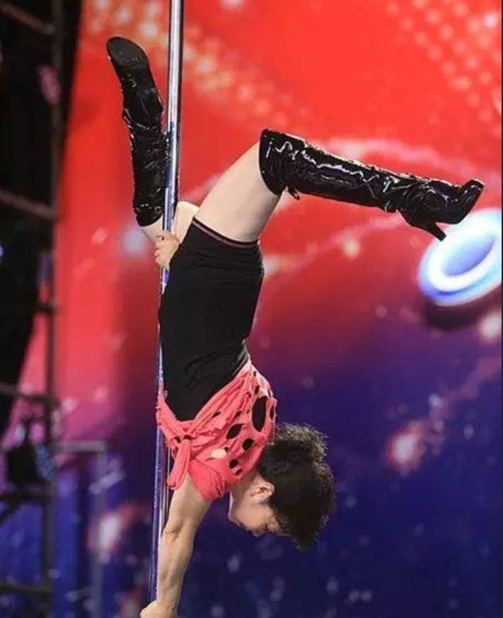 2017年,中国七旬老太参加美国节目秀钢管舞,称会跳到跳不动为止