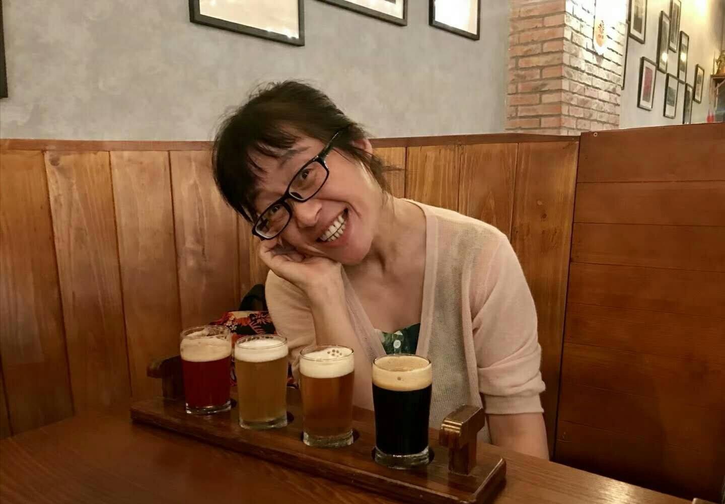 回顾:湖北女人身患脑瘫写诗挣100万,离婚给前夫15万,还送一套房