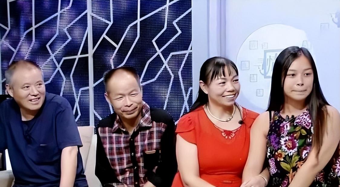 17年欧洲女孩因像中国人,不远万里来中国寻亲,结果让她失声痛哭
