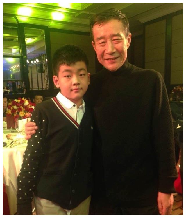 2016年,13岁的周思羽报名参加了东方卫视选秀节目《笑傲江湖第三季》.