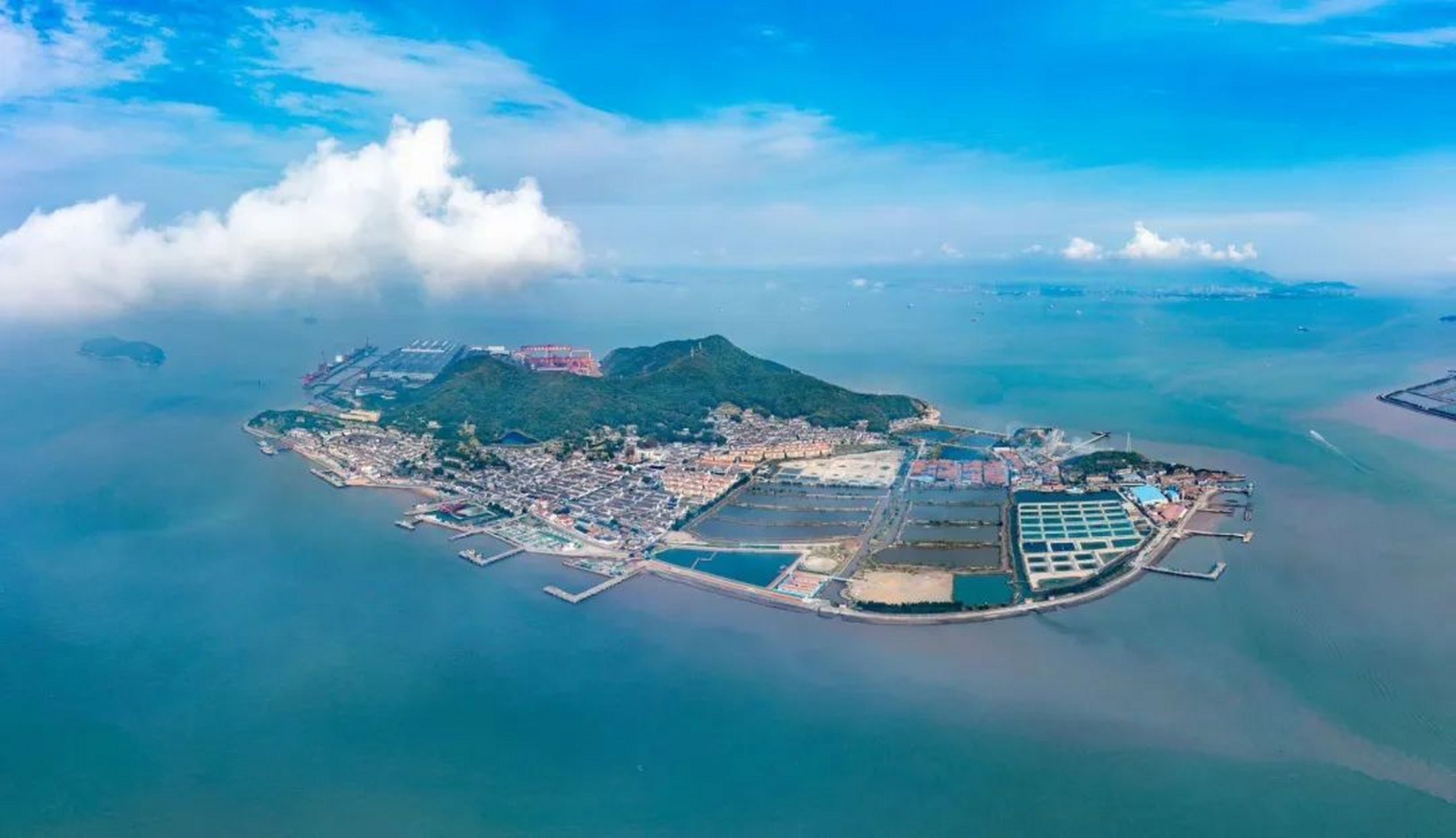 地址:浙江舟山市普陀区蚂蚁岛乡 五月的蚂蚁岛,变得愈发温暖起来