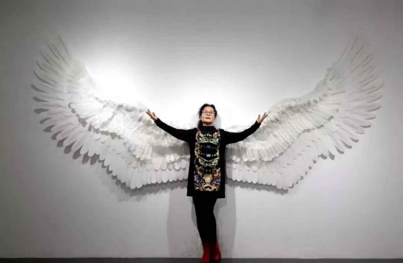 劳模变钢管舞舞者