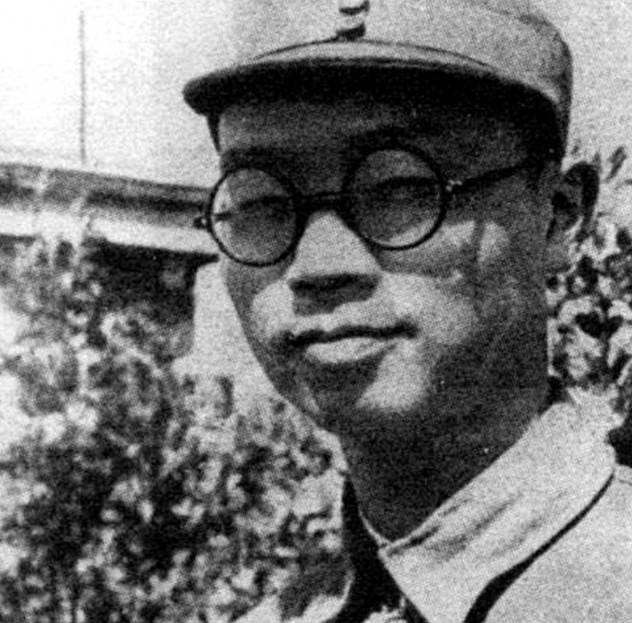 他35岁壮烈牺牲,举枪自尽前不忘交齐党费,多年后儿子成海军少将