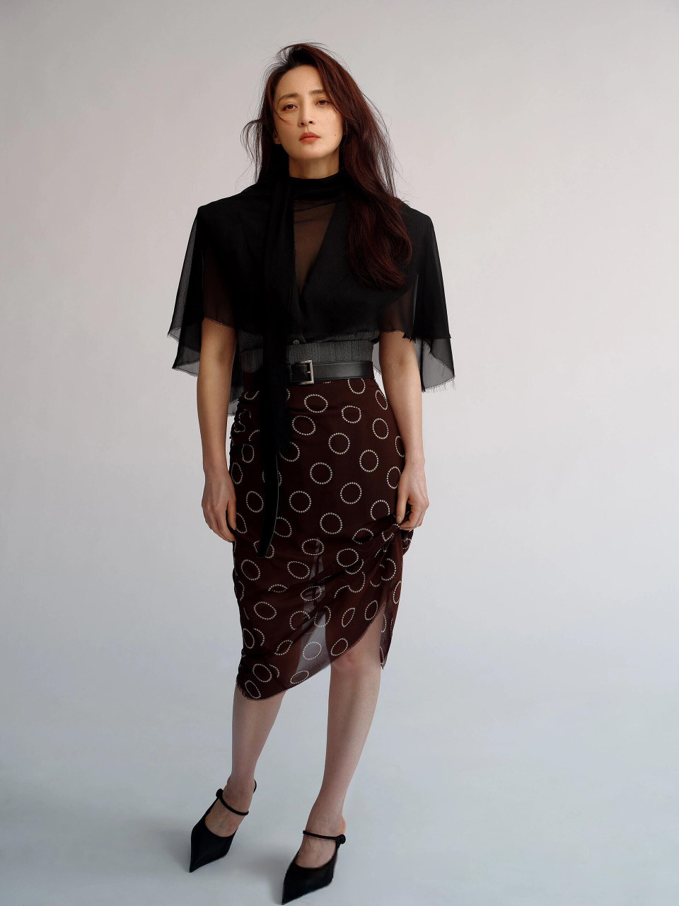 蒋勤勤的美妆穿搭精选集:优雅与时尚并存,品味非凡魅力