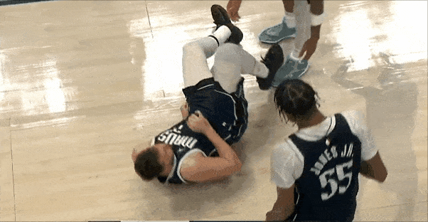 顶膝倒地,东契奇还要怎么爱你?