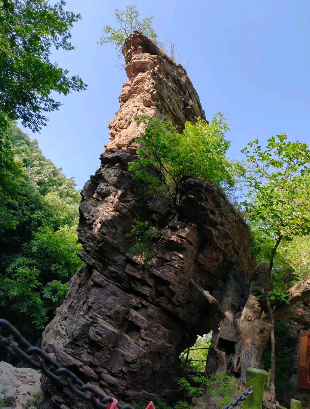 九峰山:壮丽的自然奇观