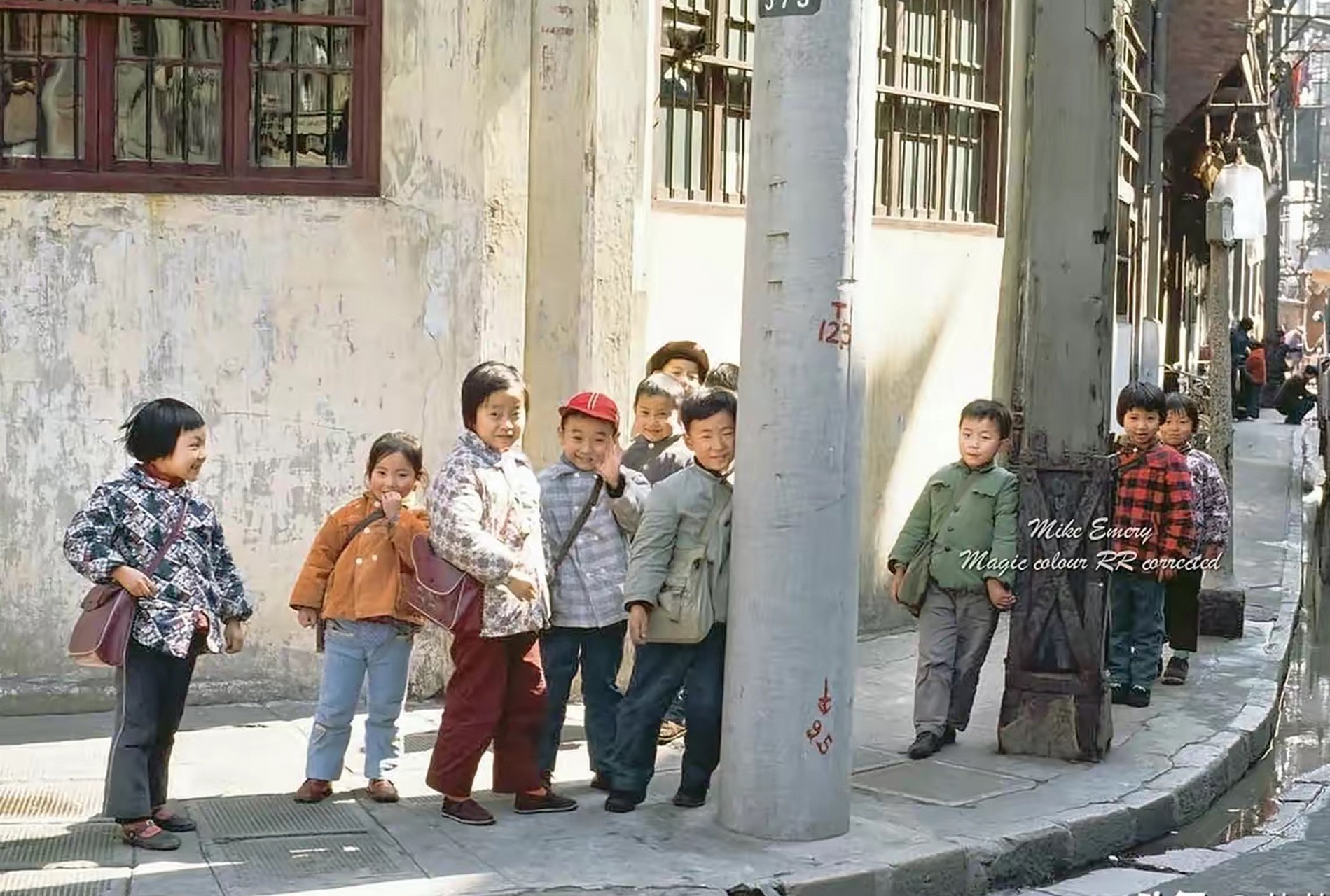 小朋友们1958图片