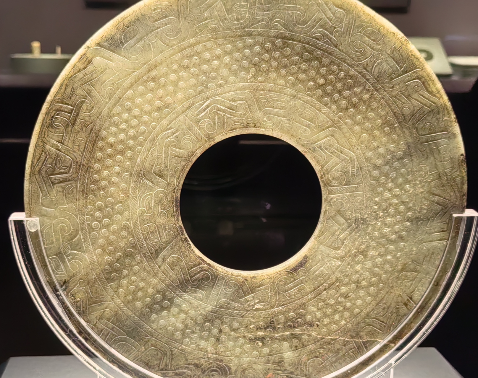 动态连更挑战# 山东省博物馆收藏的一些时代较少的玉器:第1件战骨青