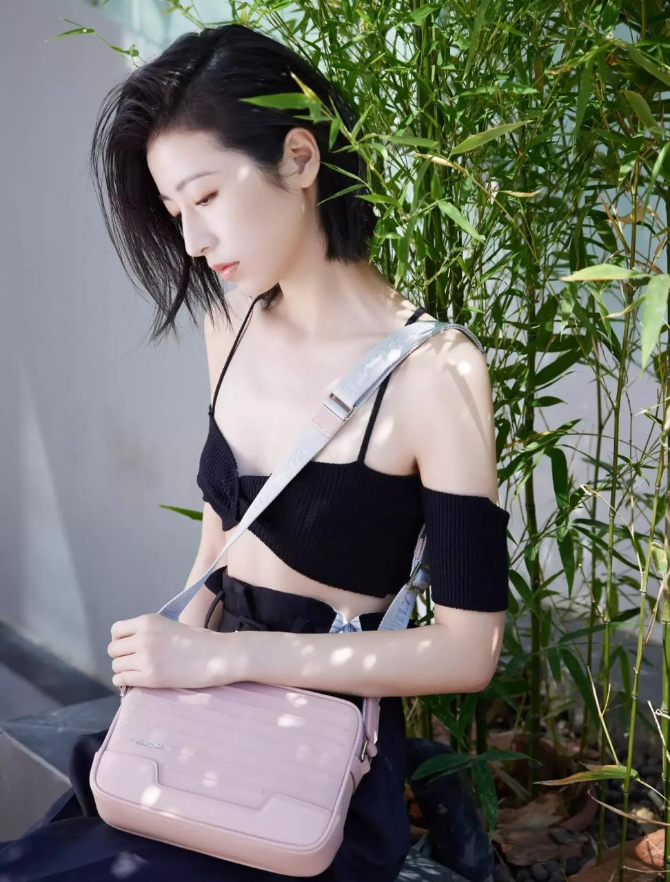 周雨彤性感妩媚