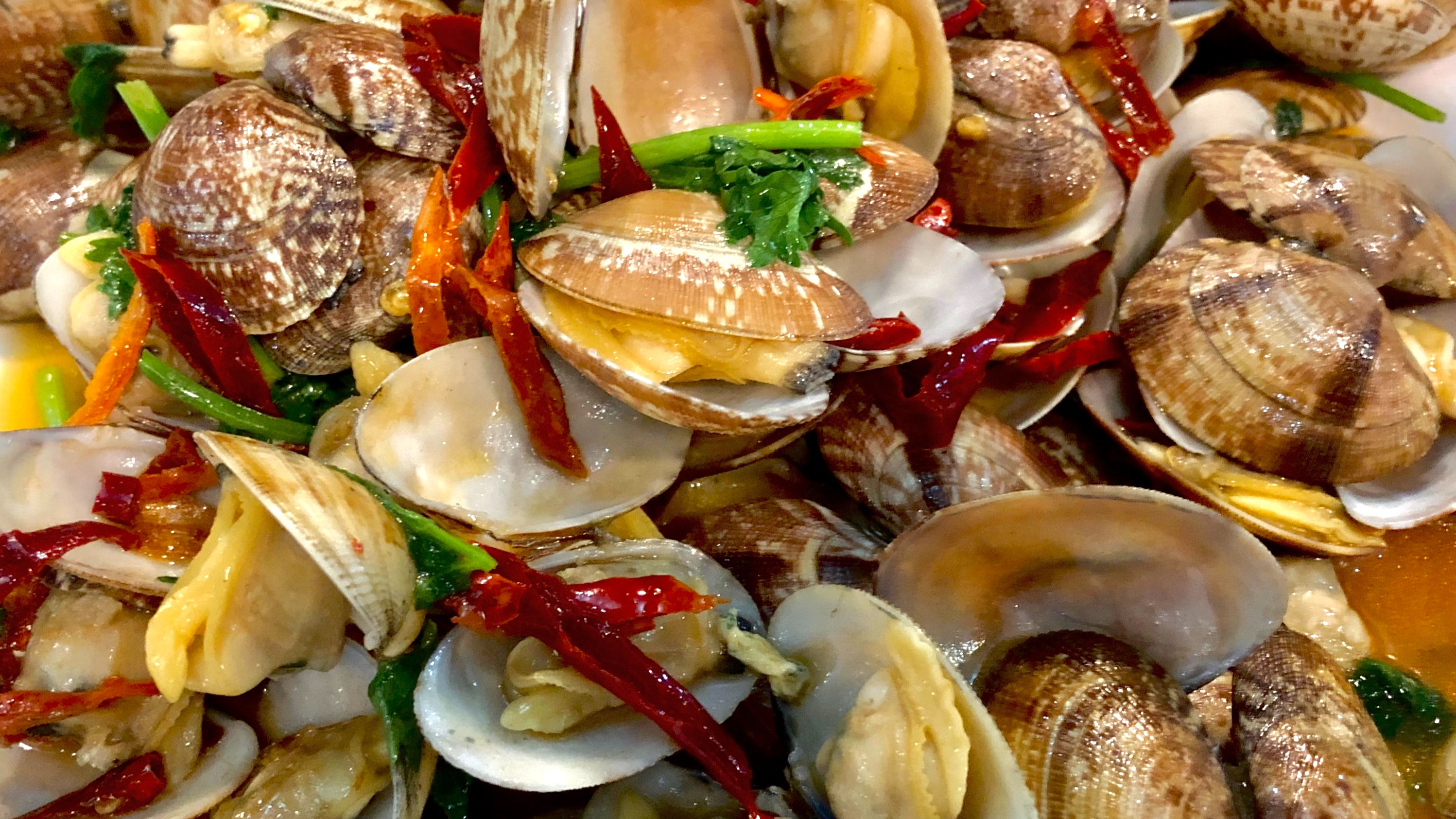 苏南美食之一辣炒杂贝