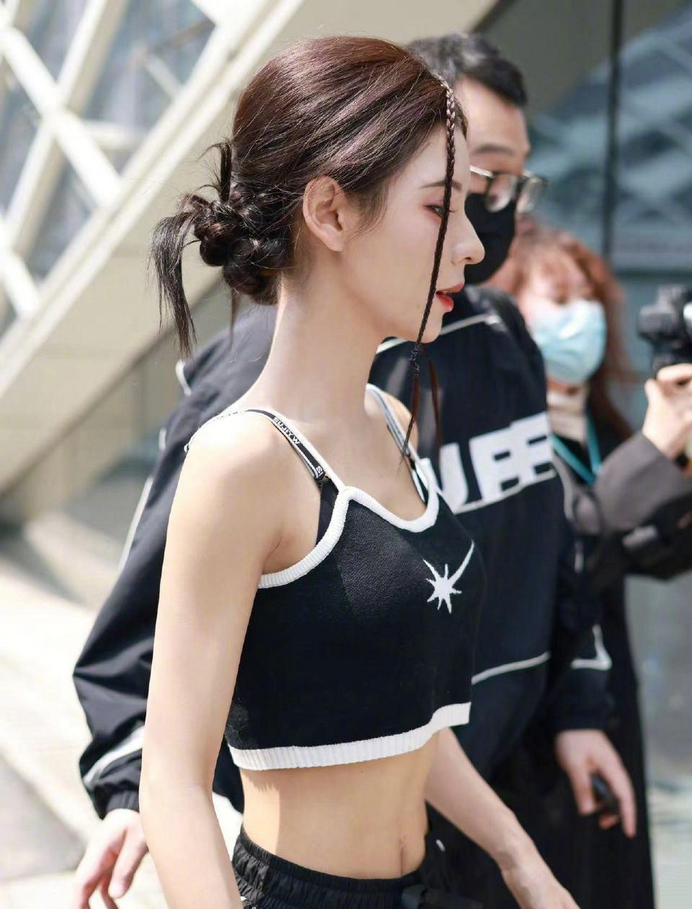 张予曦,腰和脸一样宽又被姐瘦到了