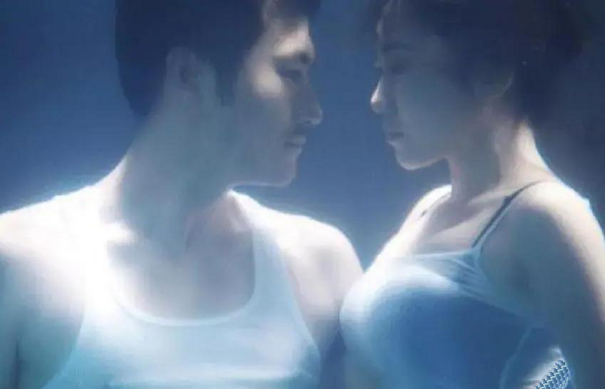 水下的闫妮好有料呀!