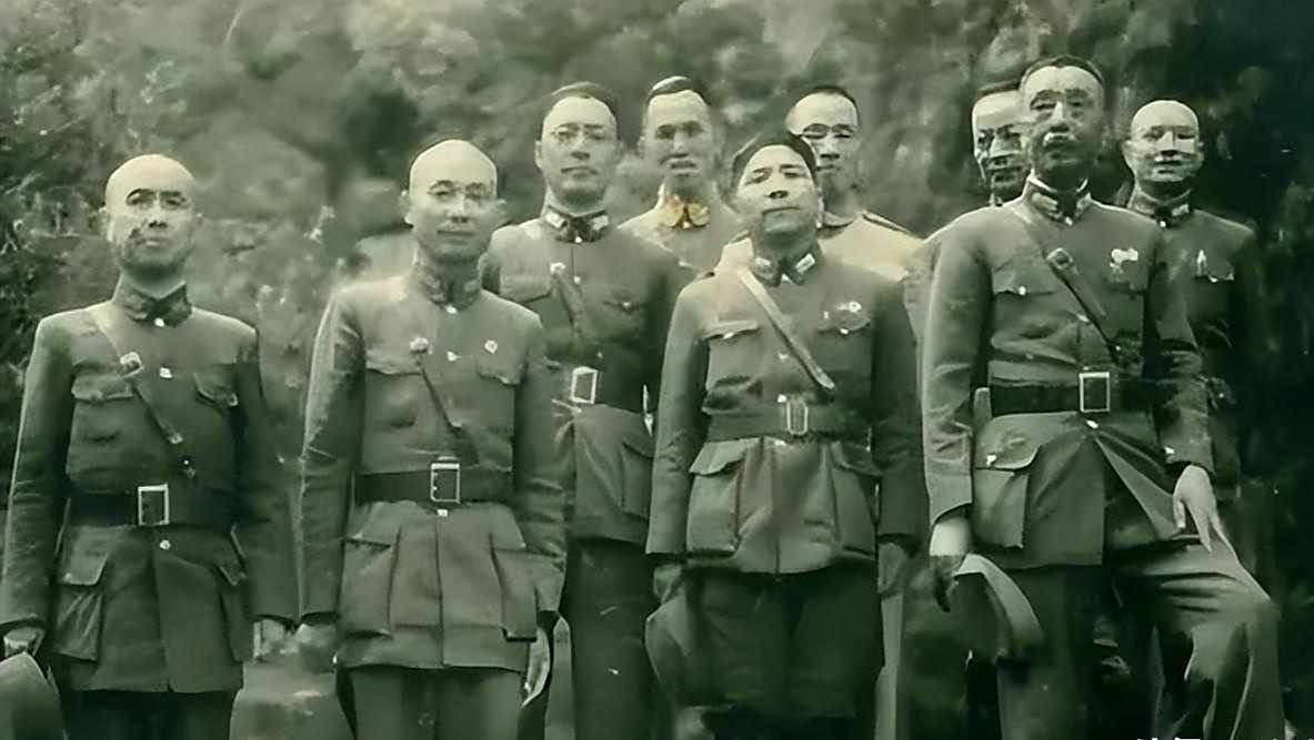 将军遍地走,校官不如狗!国民党的军衔到底有多混乱?