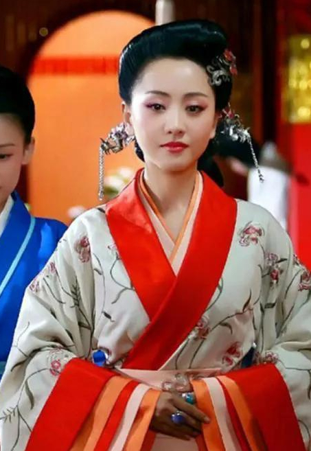 霍光病卒后,宣帝亲政.昭帝早逝无子,霍光拥立十八岁的刘询为帝.