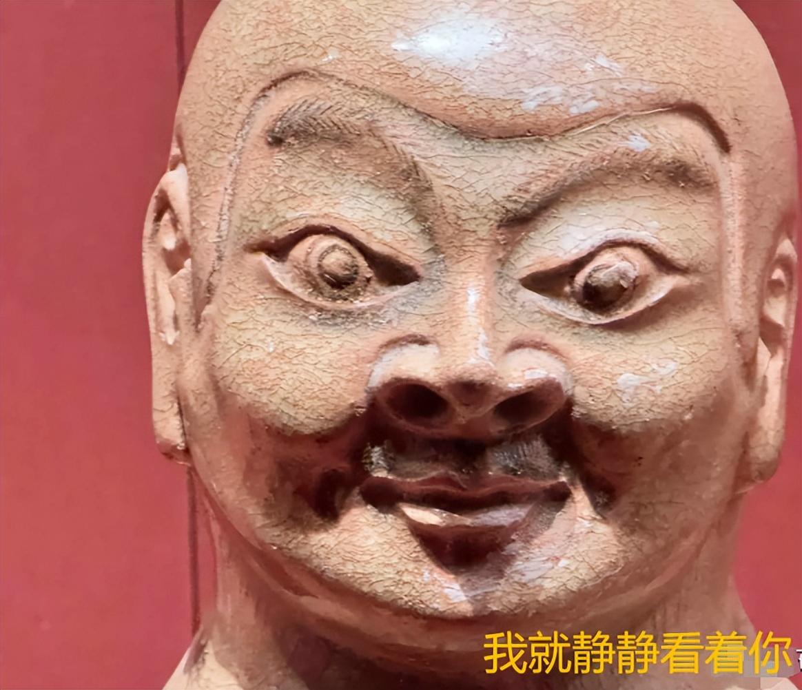 他们的头发和一般的狮子也不同,很想在家里放一样的小摆件,又可爱又