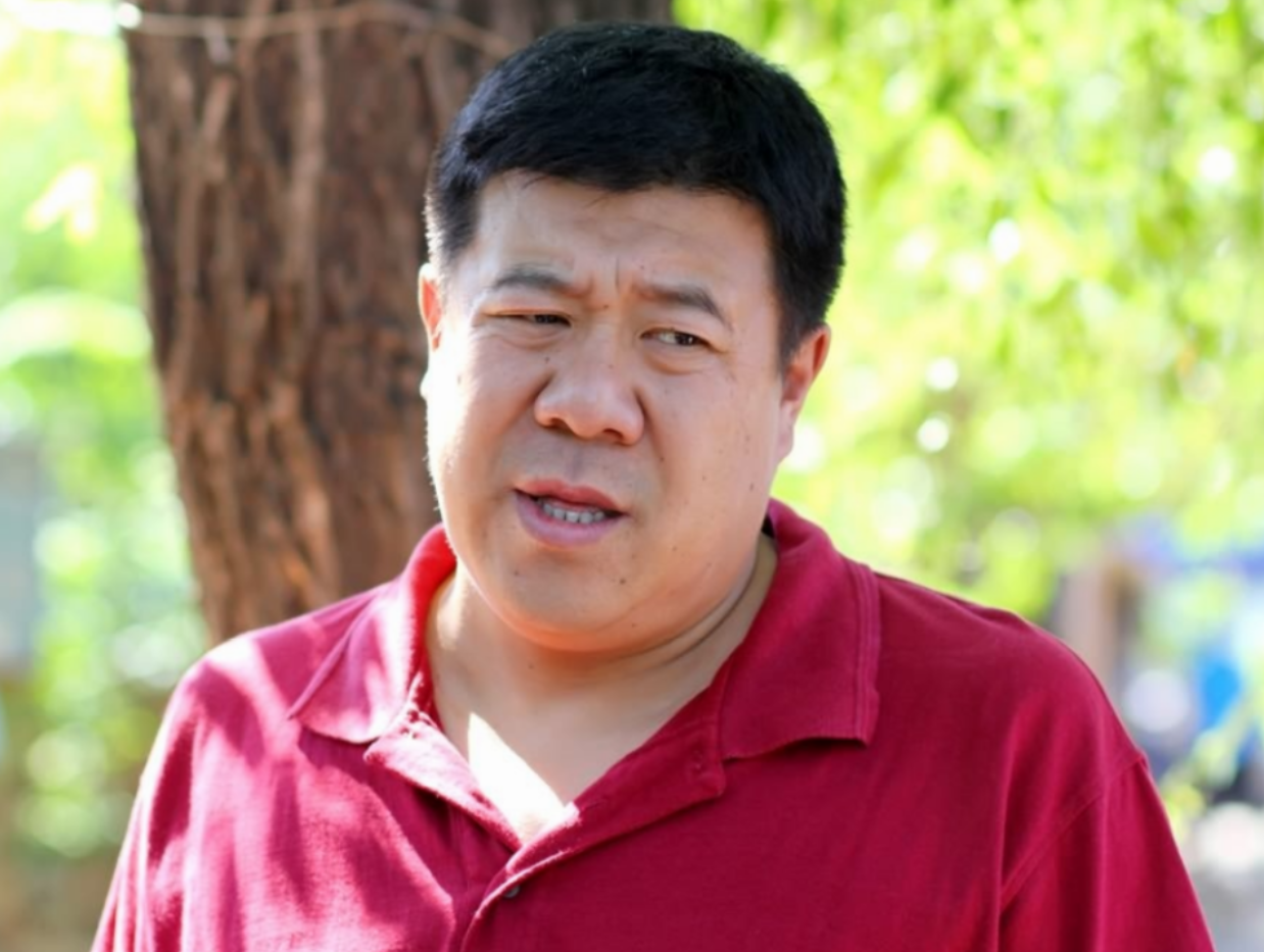 回顾秦卫东:因喝酒毁掉2段婚姻,3婚娶2婚妻子,如今判若两人