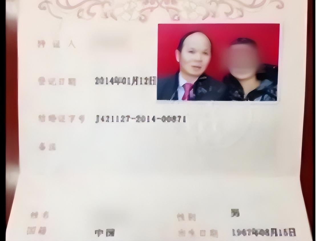 回顾湖北金龟婿过年不回家,赖在妻子家打牌,岳父不满翻包后报警