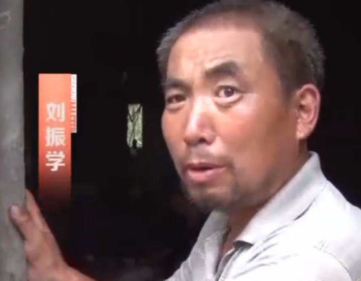 2015年,7岁男孩被养在猪圈,身体健康不会说话,父:只能这么养