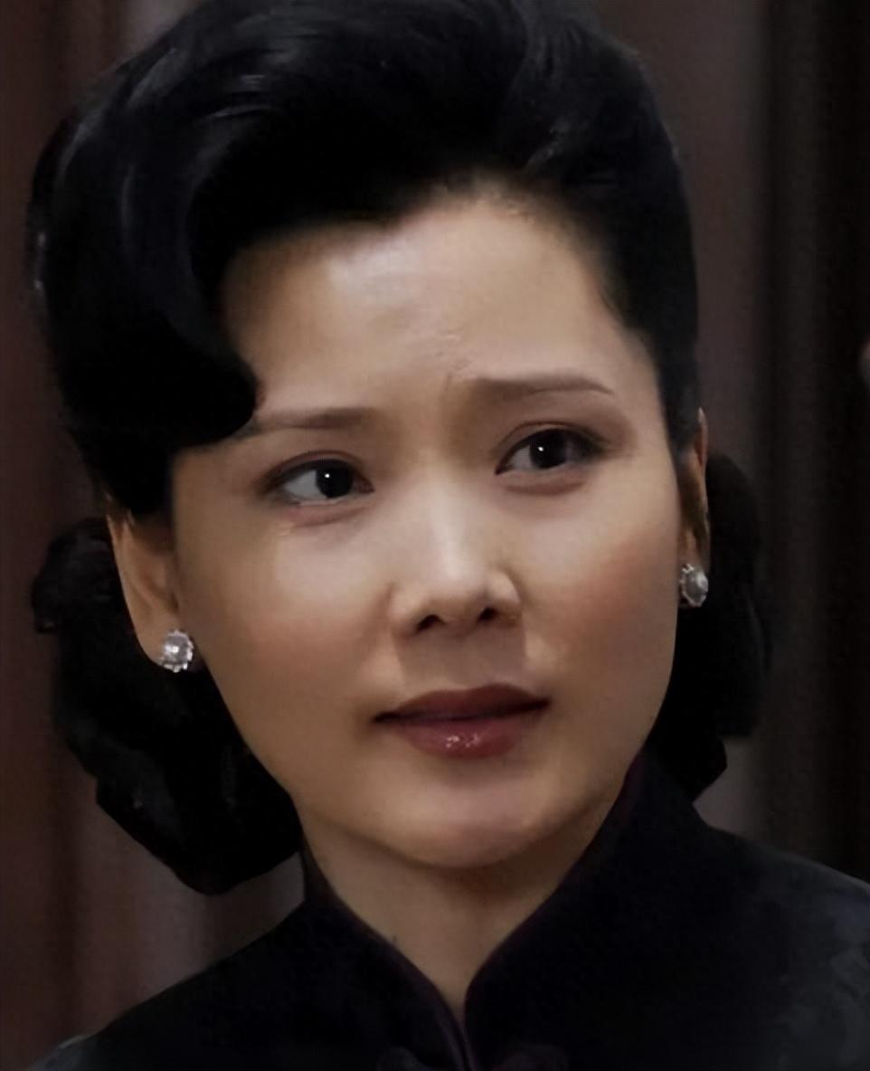 回顾何赛飞:因长相美无人敢追父亲为她终身不娶,她的魅力有多大