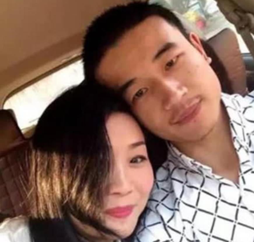 回顾23岁重庆小伙跟家人断绝关系5年,娶46岁的离异大妈,后来如何