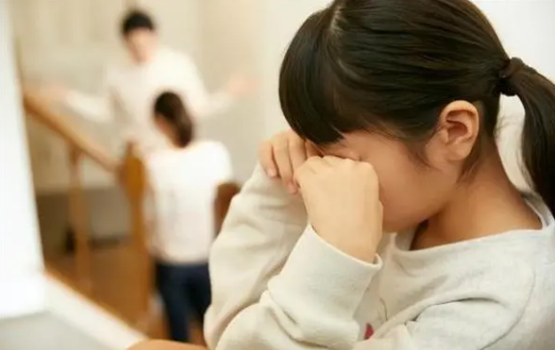 孙女生日奶奶给1000红包,隔天就被儿子退回去:妈,求求你别闹了