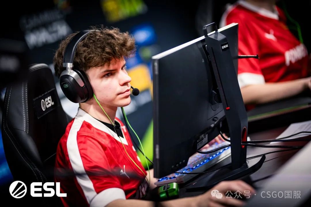 【MOUZ三图横扫Vitality,蝉联EPL冠军!薯薯追平阿汤哥MVP数】