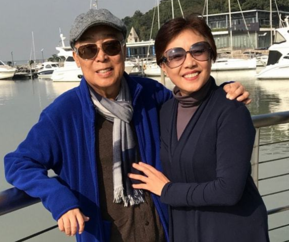 回顾师胜杰:长期饮酒不听妻子劝诫,患癌离世独留妻子