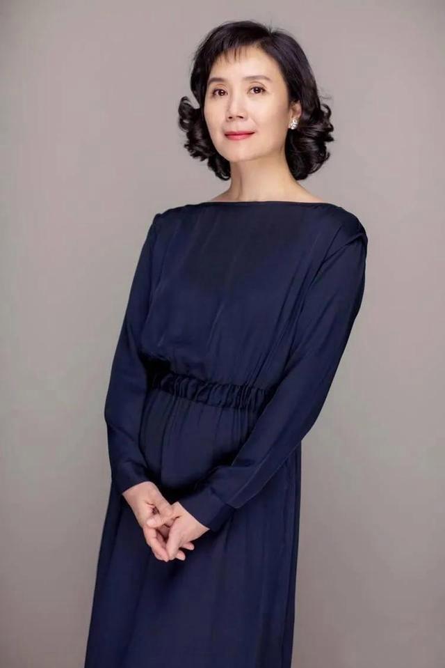 回顾演员严晓频:嫁给初恋曾海,婚后生两子,如今她还好吗?