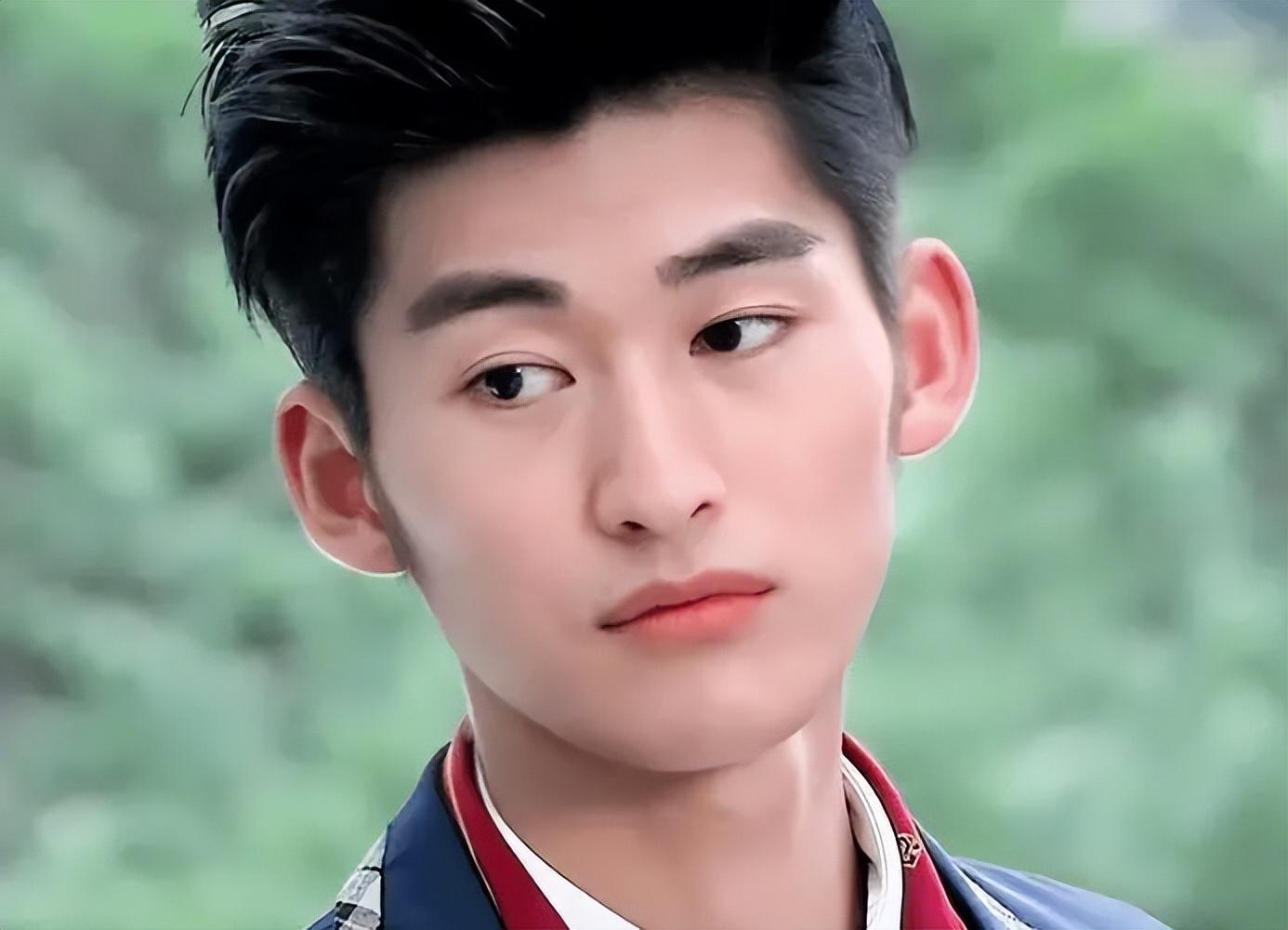 40岁张翰"断崖式老去",娱乐圈残酷,在他身上表现得