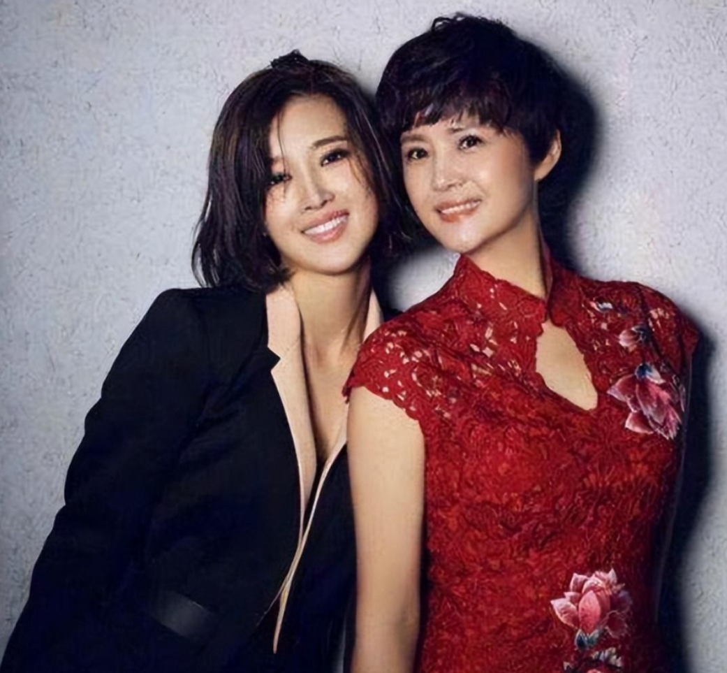 回顾奚望:30岁生日当天宣布离婚,比丈夫小9岁,最痛心的是母亲