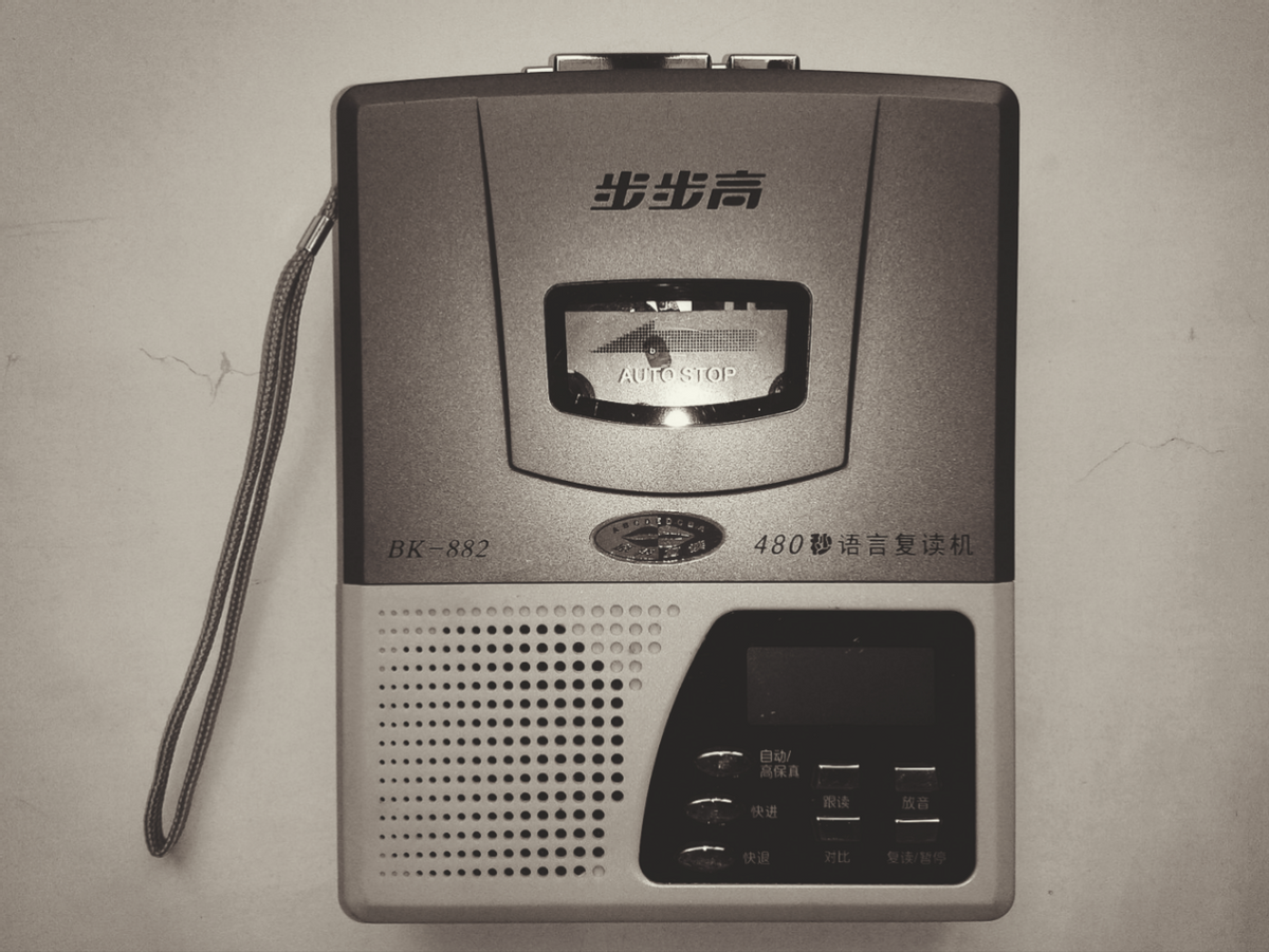 2016年,浙江女孩瞒着父母找到多年前养父,相见场景令人动容