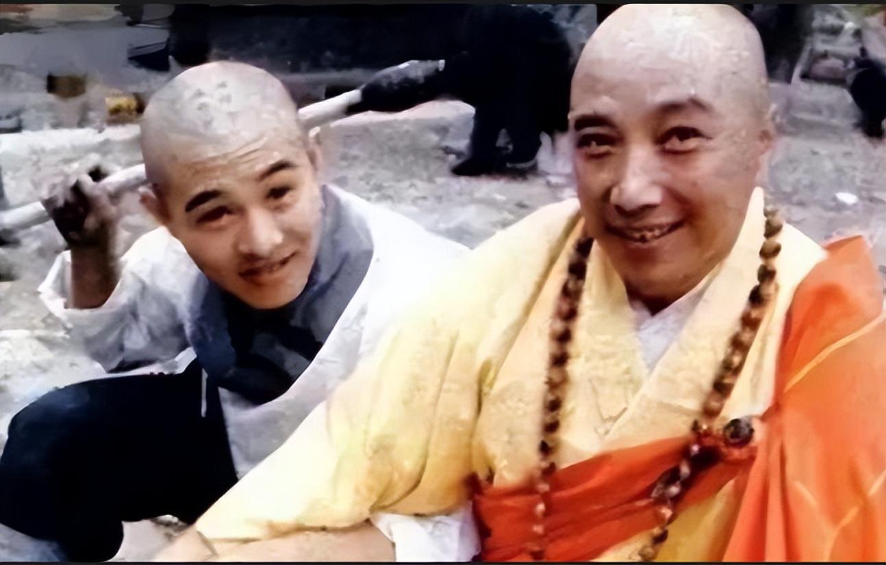 罗烈1972年,凭借着《天下第一拳》罗烈成功打开海外市场的大门,身价