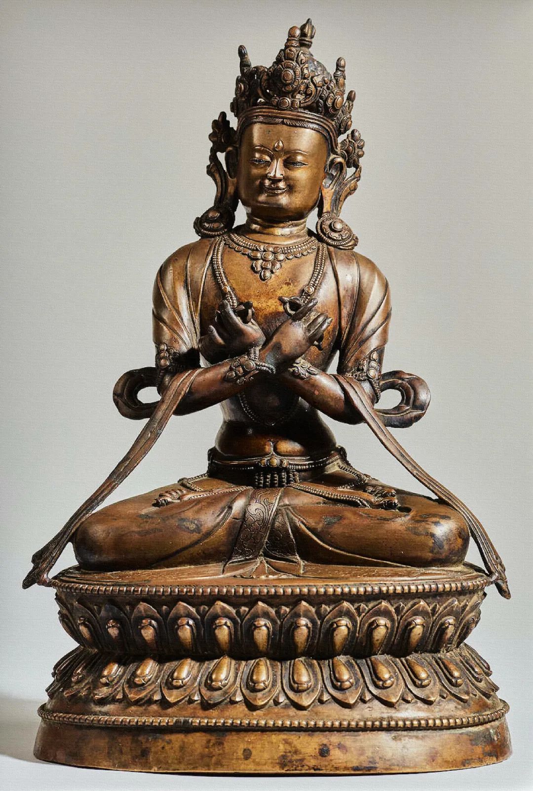 深层地秘释:密迹者诸佛之三业秘密,金刚萨埵总持其秘密,故谓为秘密主.