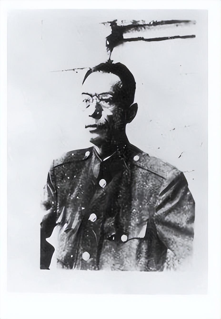 1950年滇南战役国军司令被俘,傲慢表示:陈赓呢?怎么不来见老师