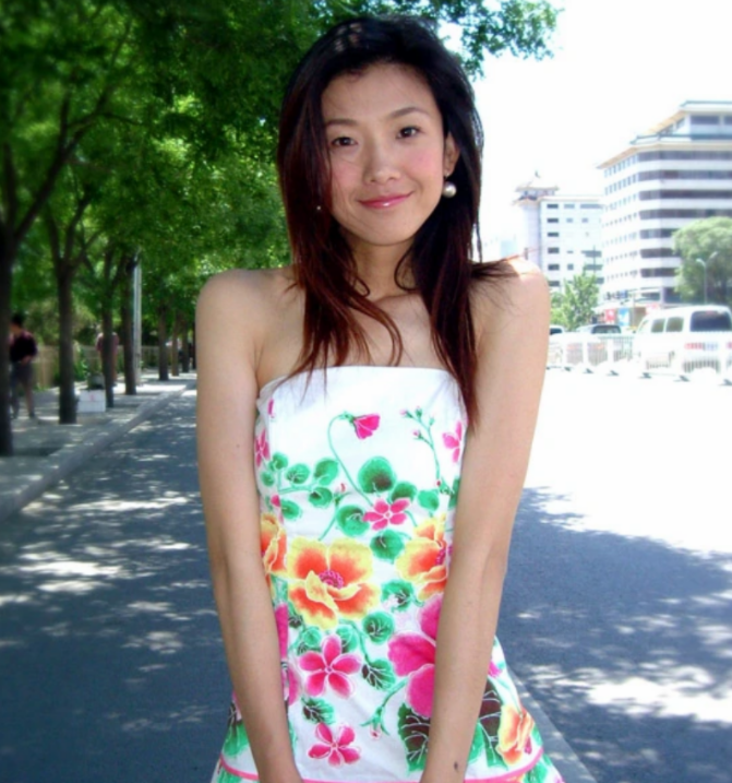 回顾倪景阳:182的身高嫁给165的谢晖,39岁高龄生子,如今幸福吗