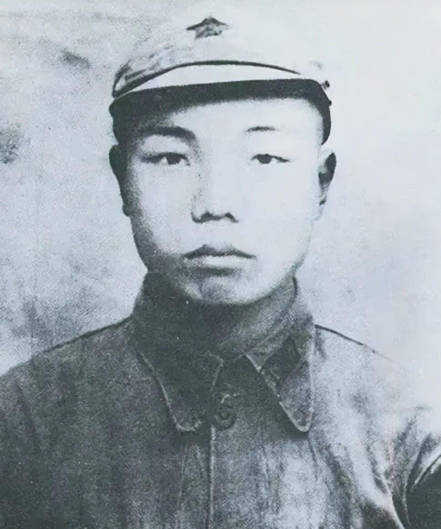 消失了的娃娃司令,最年轻开国上将萧华,失踪七年去哪儿了?
