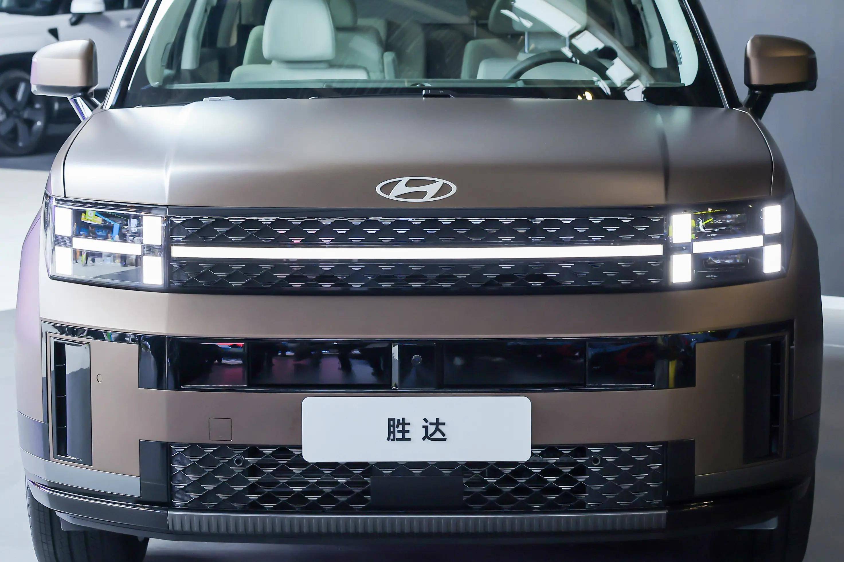 第五代胜达亮相北京车展,内饰首曝光,新车亮点解析