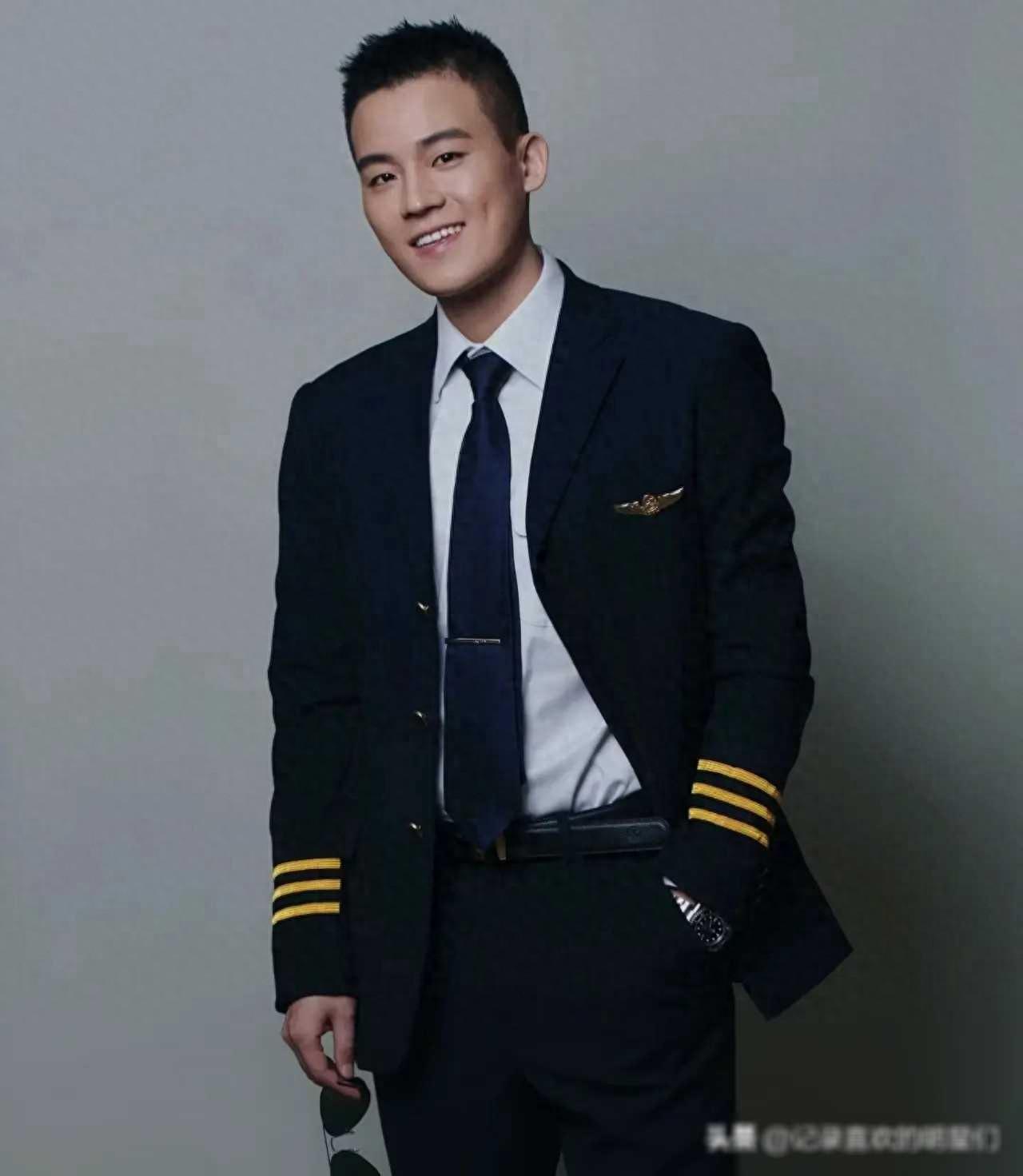 快乐男声欧豪现在属于90后当中比较红火的,有颜值有演技!