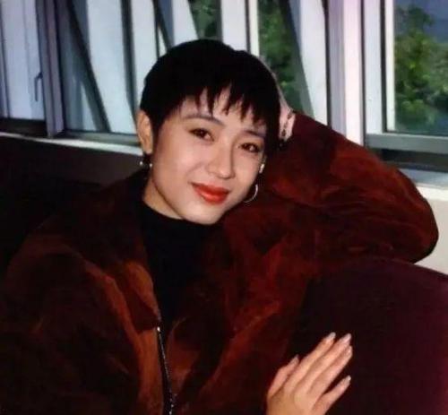 回顾陈法蓉:被周慧敏掌掴,被李嘉欣夺爱,假富豪骗了她2.8亿