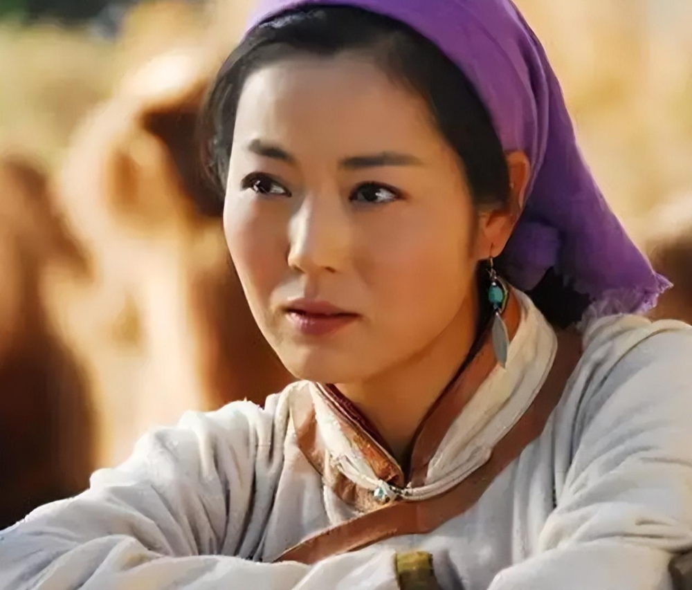 回顾王茜华:千里追夫挽回爱情,45岁为小丈夫生子风光背后有泪水