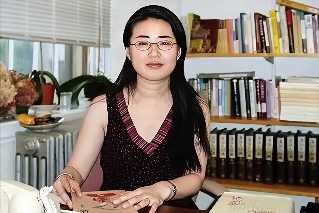 回顾:那个嫁给美国老头的"北大才女"田晓菲,现在怎么样了?