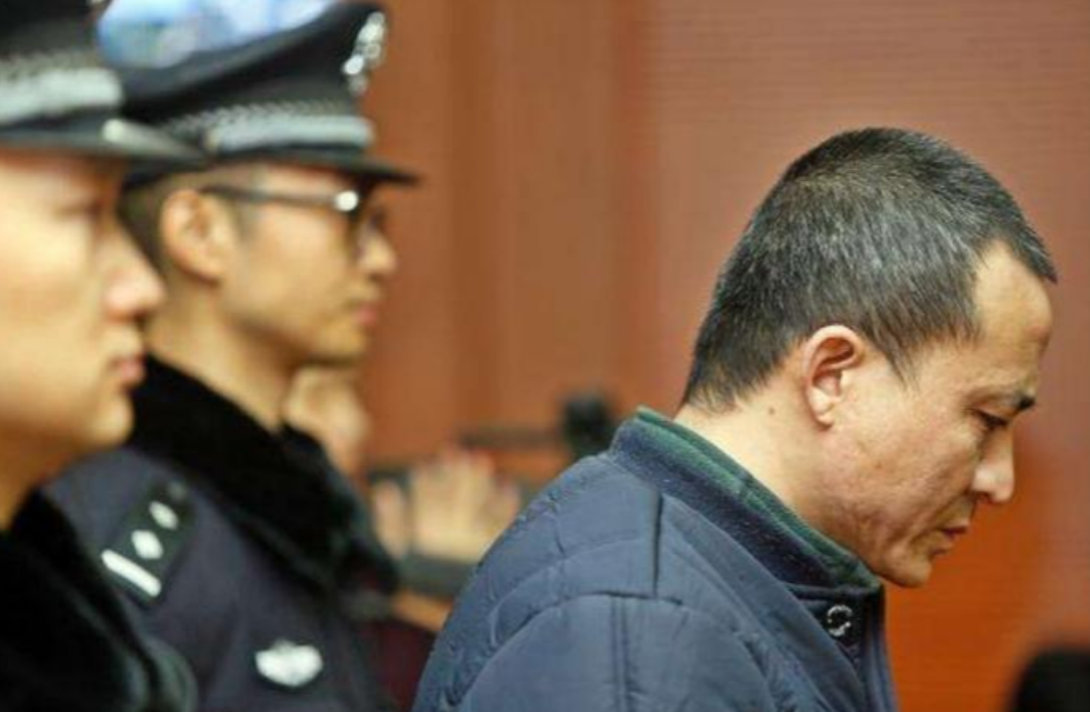 黄培坚内心感到欣慰,对于帮助自己完成心愿的刘长贵,自然要表示感激