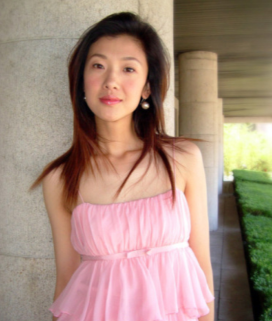 回顾倪景阳:182的身高嫁给165的谢晖,39岁高龄生子,如今幸福吗